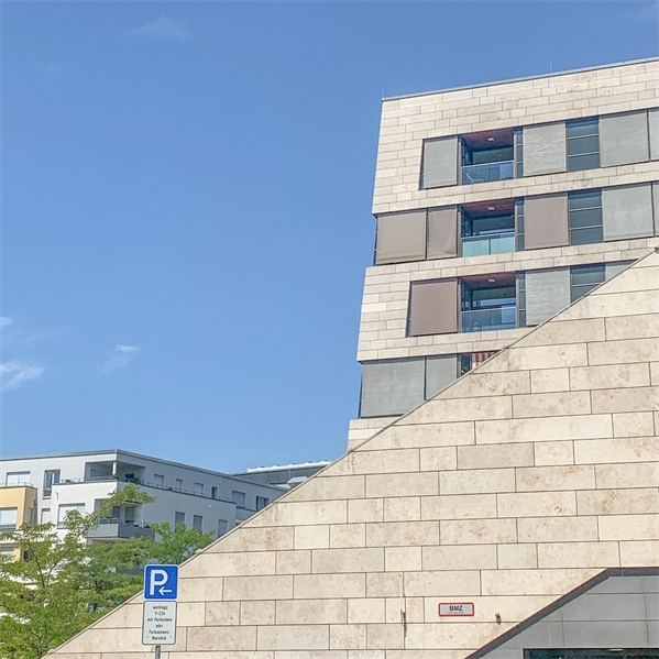 Im Landmark Gebäude Velum!